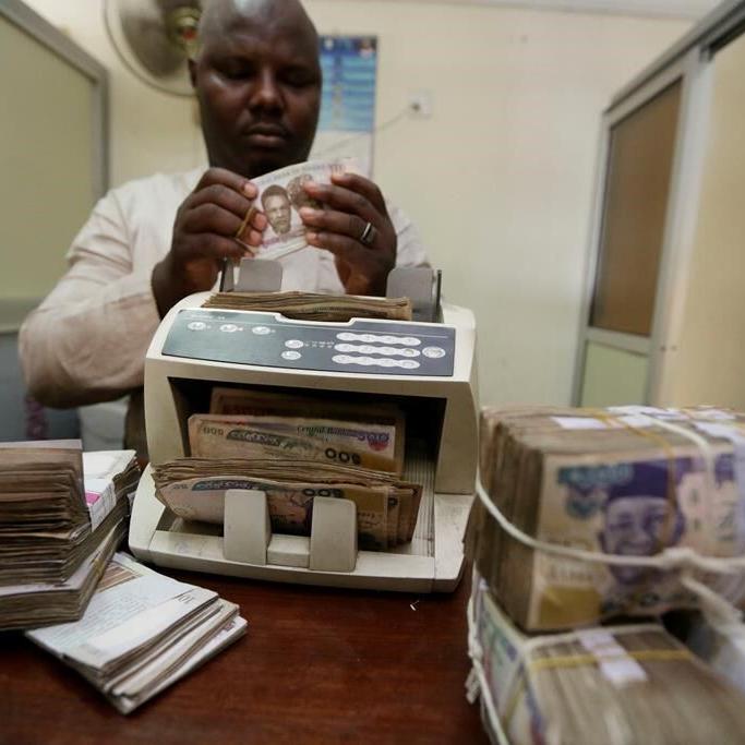 Nigeria sees cash shortage amid push for redesigned currency